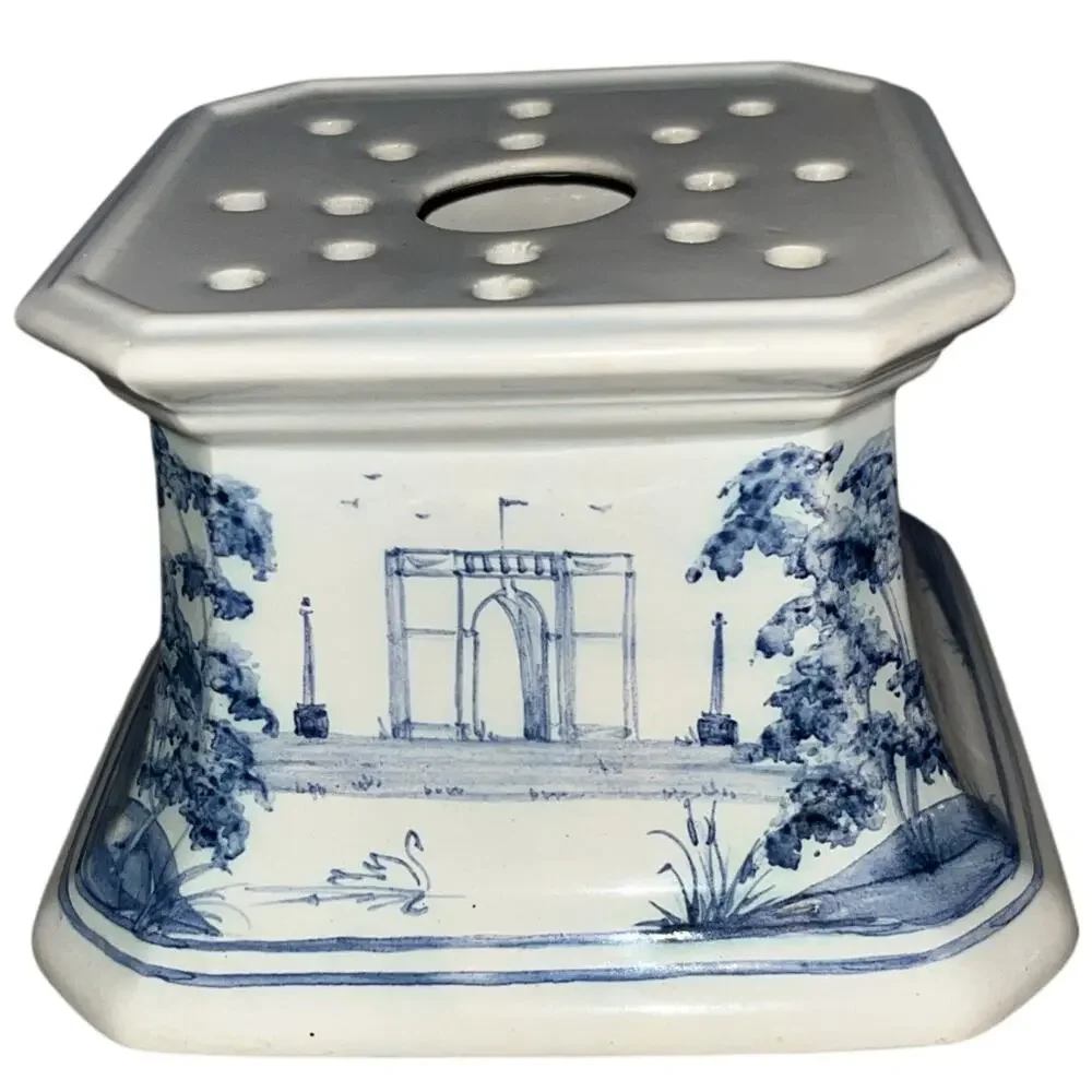 Deborah Sears Isis Ceramics Oxford Blue White English Garden Brick Vase 4